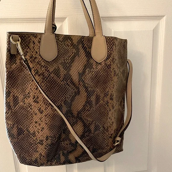 CHARMING CHARLIE SNAKESKIN HOBO 🐍 - Picture 6 of 6